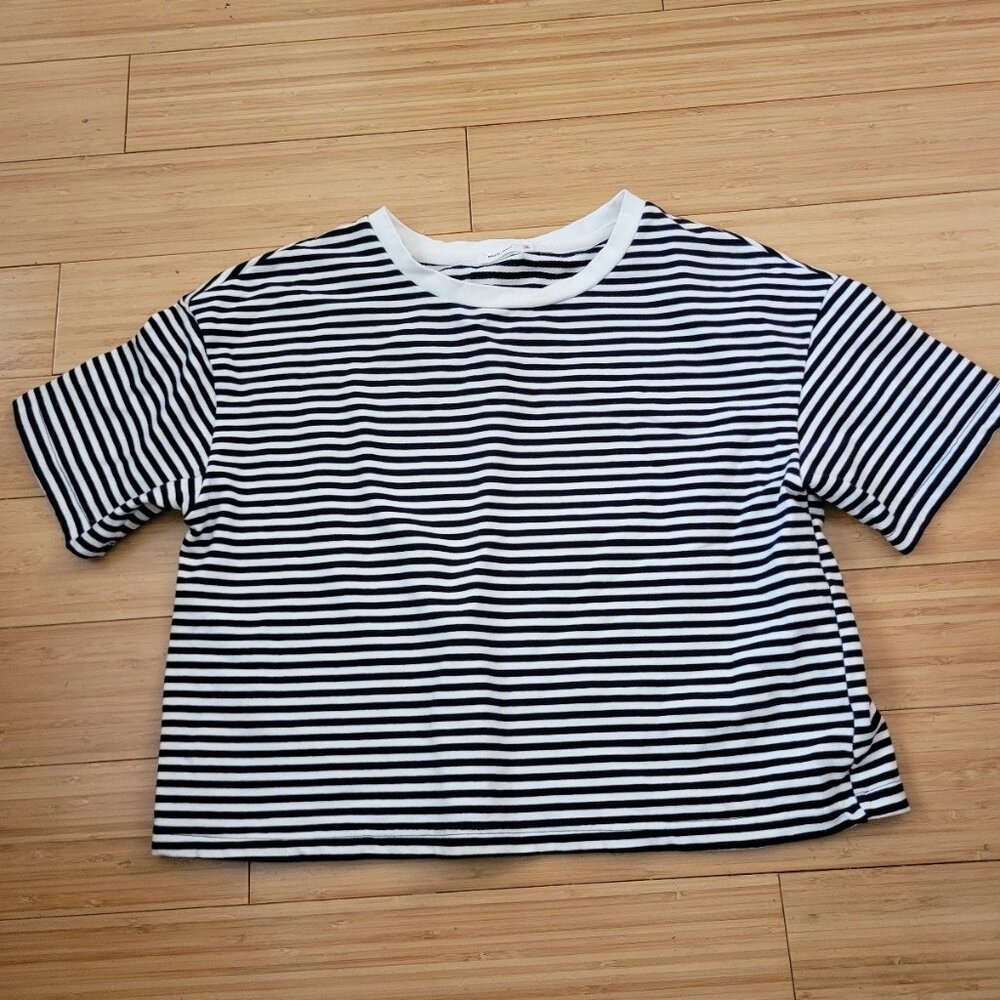 Mod ref striped crop shirt women's small. Very soft.